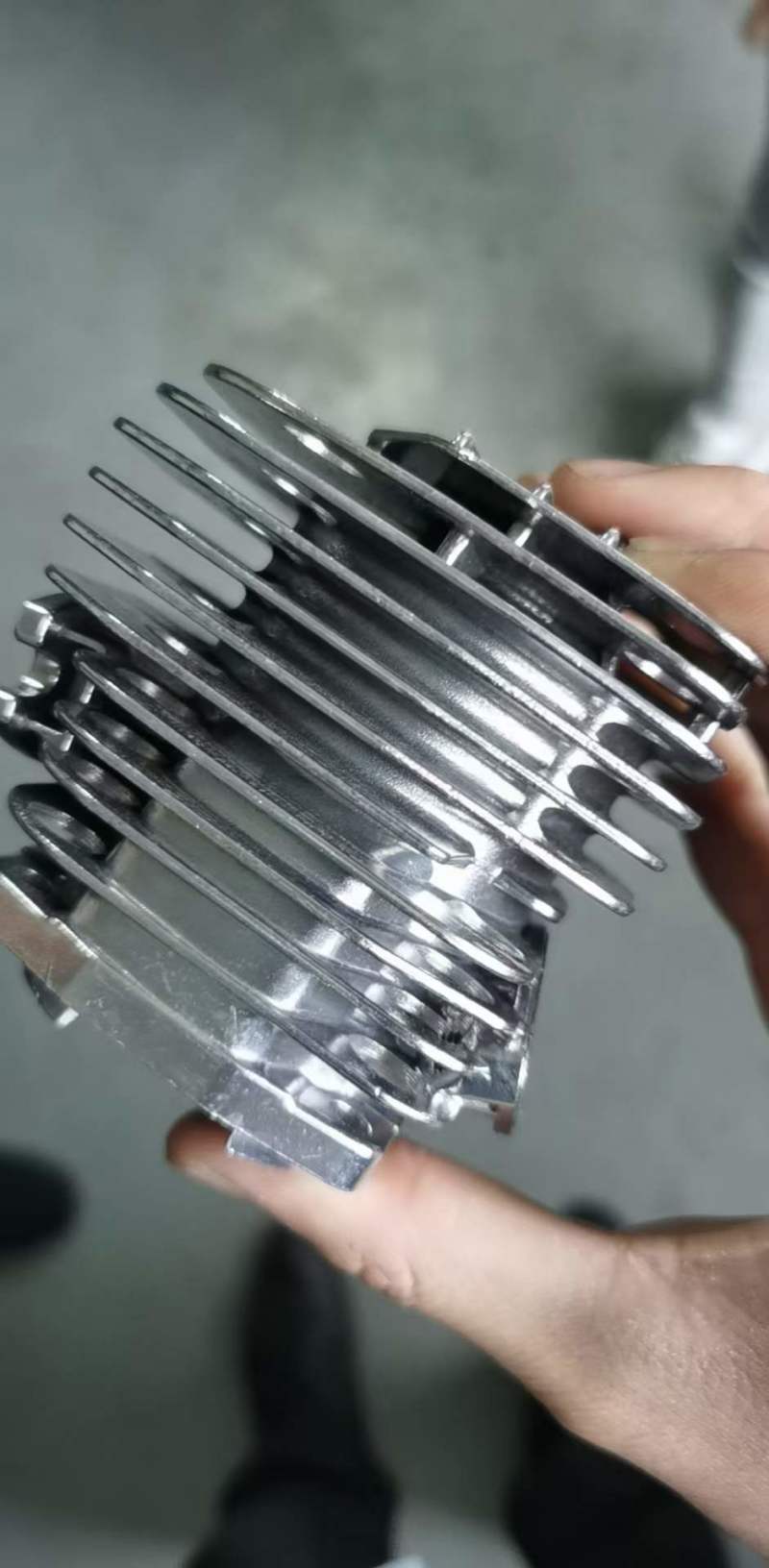 缸頭活塞拋光圖